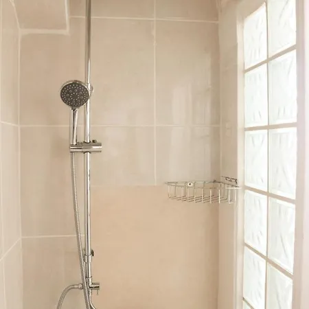 Casa Londres Konukevi 3*